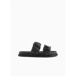 Flat sandals in eco-nappa with elastic bands