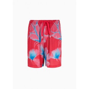 Shorts in patterned fabric