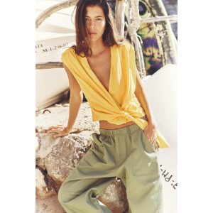 KNOTTED DRAPED TOP