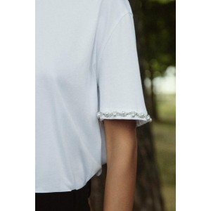 SHORT-SLEEVED T-SHIRT WITH BEAD TRIM