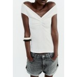 RUCHED TEXTURED TOP