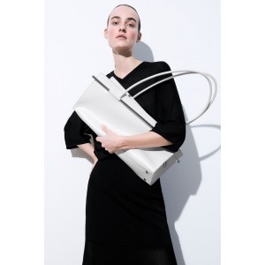 THE STRUCTURED TOTE - LEATHER