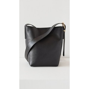 The Chain-Strap Crossbody Bag in Leather